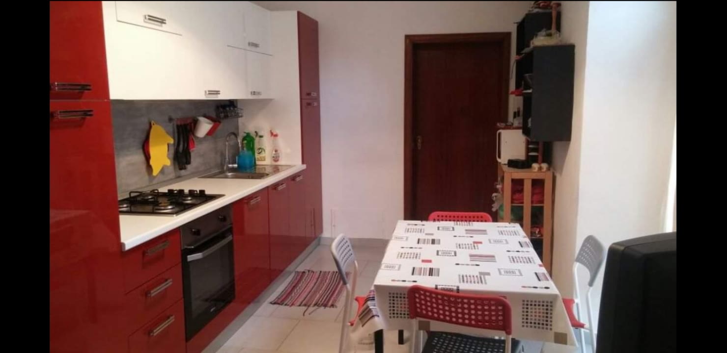 Vendesi grazioso appartamento in Centro Urbino: Piccolo contesto, 2 camere e doppi servizi