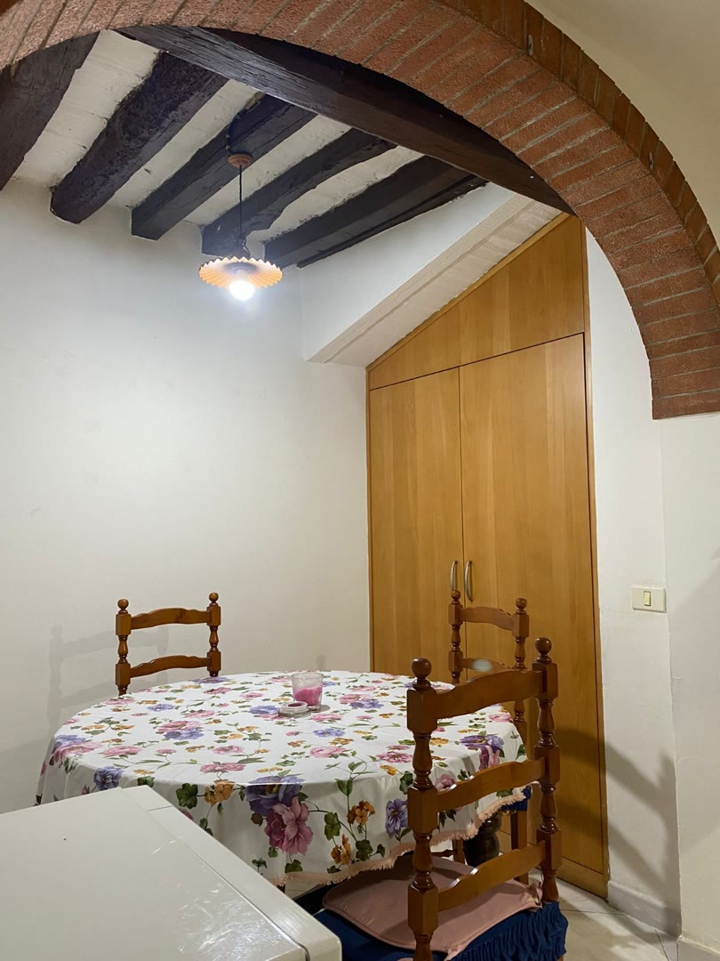 Vendesi trilocale in pieno centro storico a Urbino - immagine 2