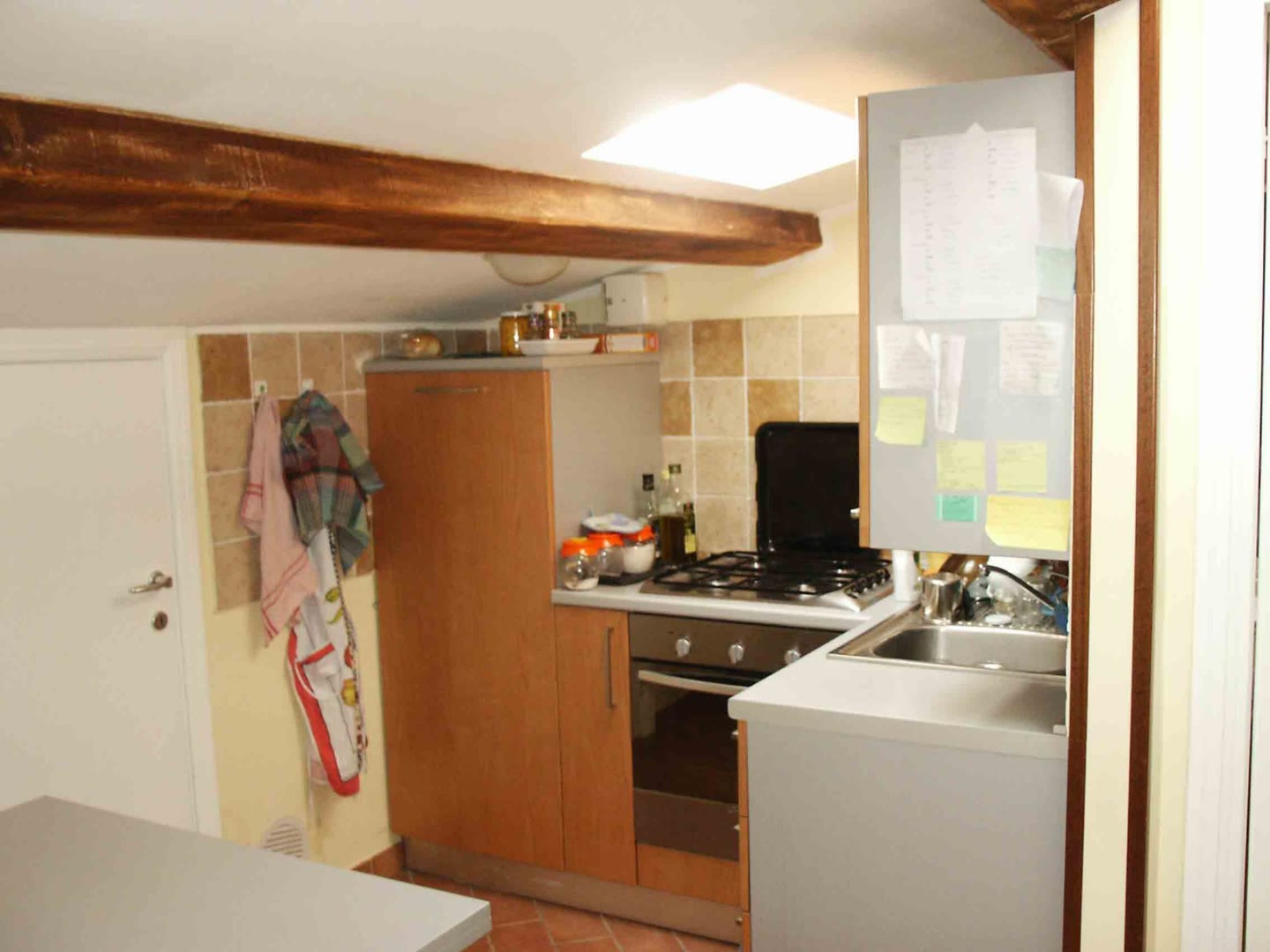 Vendesi appartamentino ristrutturato sito al terzo piano in pieno centro ad Urbino